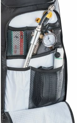 Evoc FR Enduro Blackline Protektorenrucksack Fahrradrucksack -Deuter Speichern FR Enduro Innenansicht